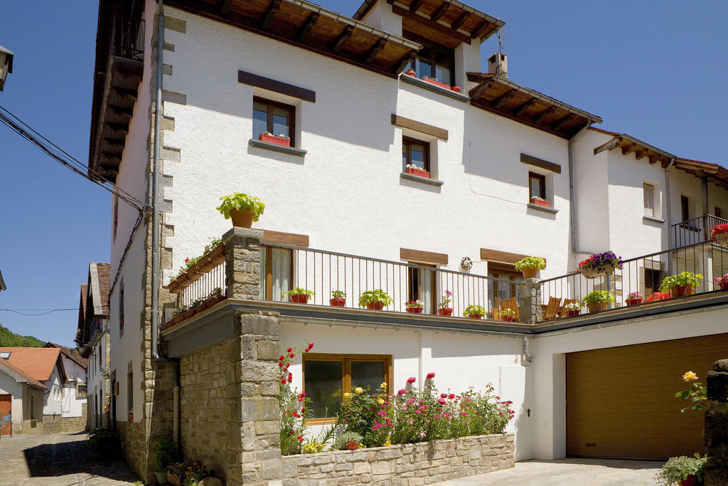 Apartamentos Pistolo Ochagavia Luaran gambar